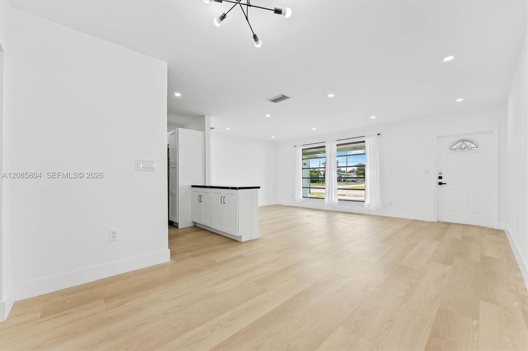 В аренду: $3,200 (3 спален, 2 ванн, 1350 Квадратных фут)