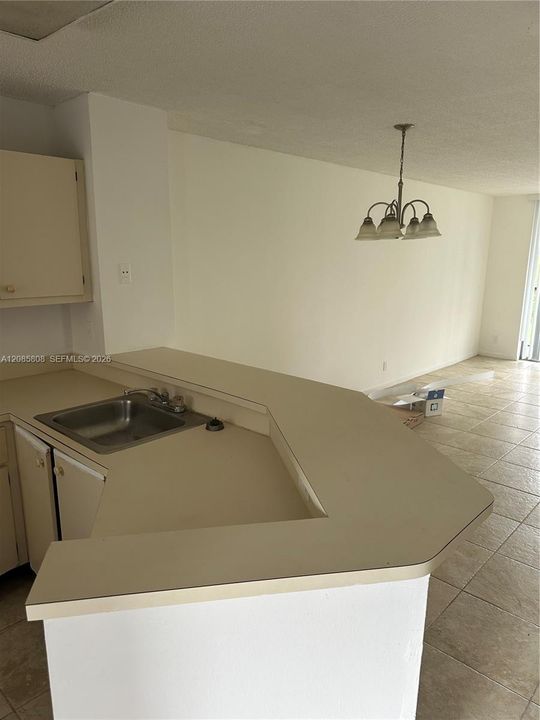 В аренду: $1,800 (2 спален, 2 ванн, 832 Квадратных фут)