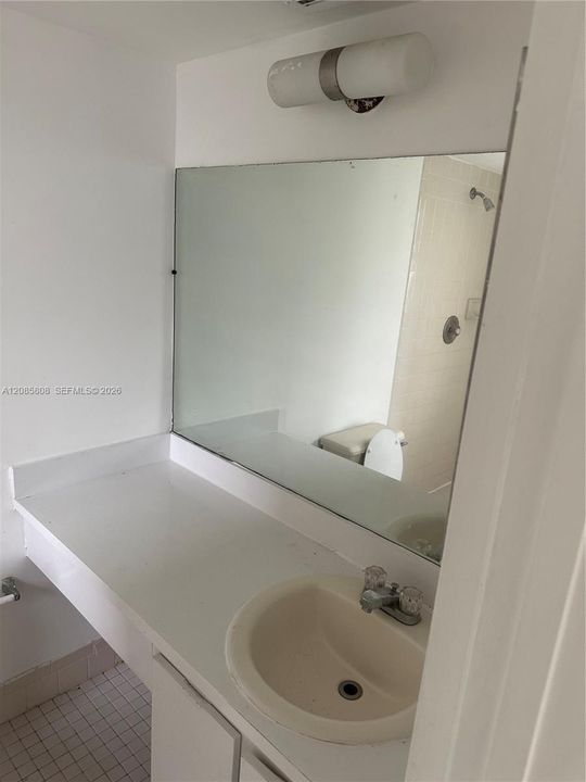 В аренду: $1,800 (2 спален, 2 ванн, 832 Квадратных фут)