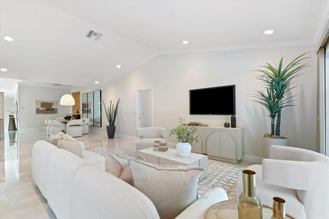 06-734 Camino Gardens Lane Boca Raton, F