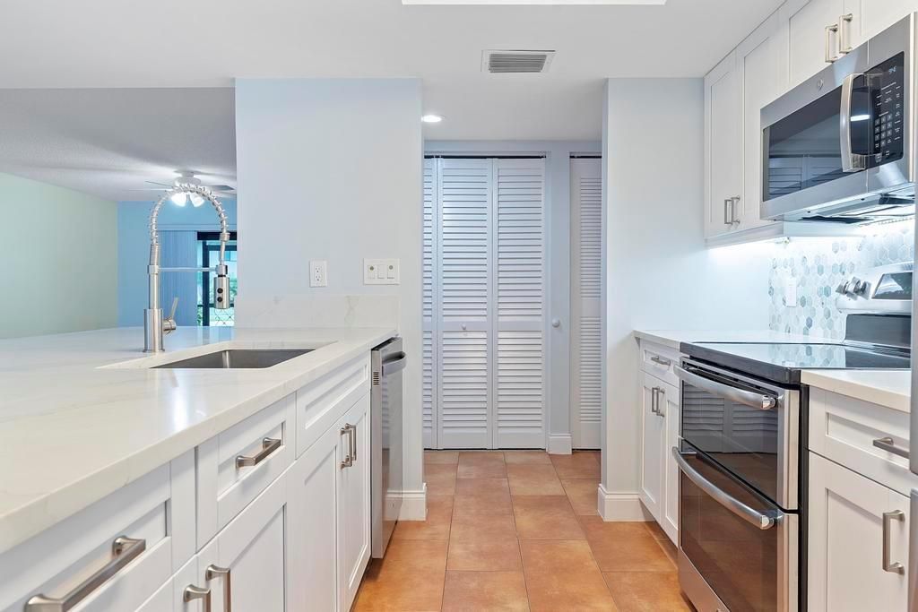 4307 Wood Ride Rd - 015