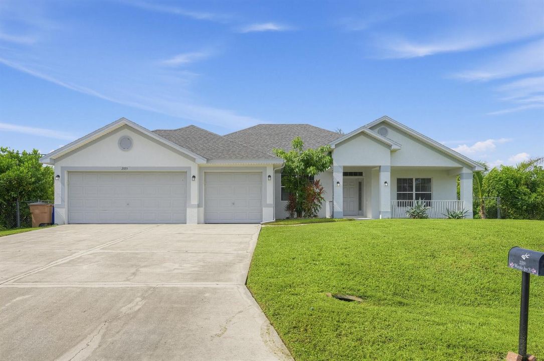 10_2019_Wanda_Ave_N-Exterior-2560
