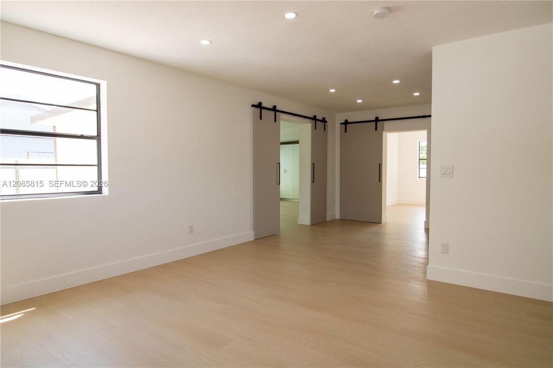 For Sale: $615,000 (5 beds, 3 baths, 1929 Square Feet)