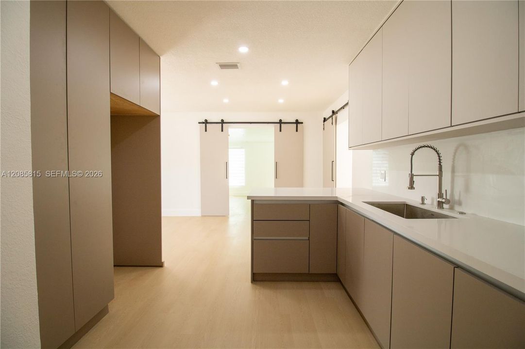 For Sale: $615,000 (5 beds, 3 baths, 1929 Square Feet)