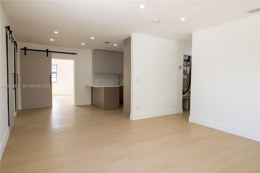 For Sale: $615,000 (5 beds, 3 baths, 1929 Square Feet)