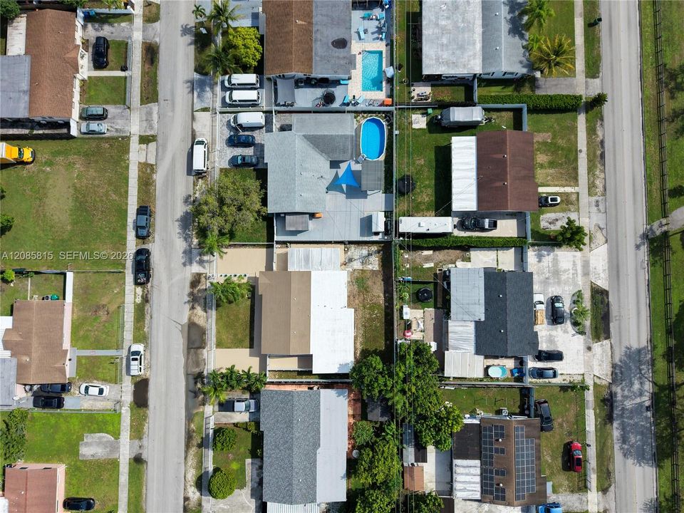 For Sale: $615,000 (5 beds, 3 baths, 1929 Square Feet)