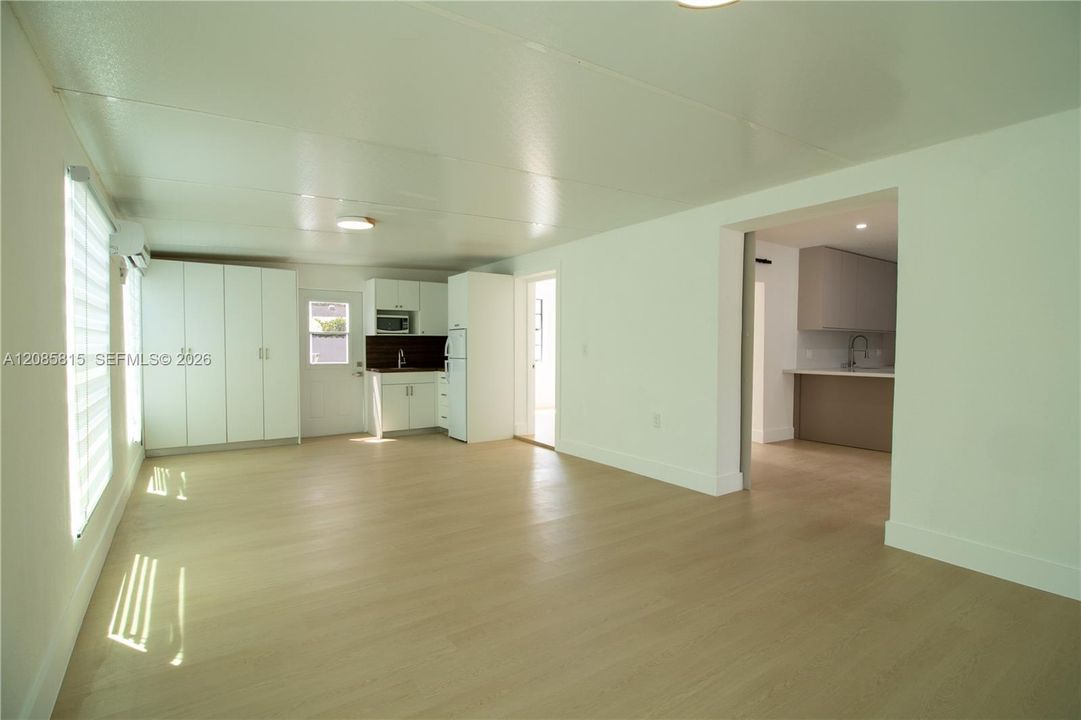 For Sale: $615,000 (5 beds, 3 baths, 1929 Square Feet)