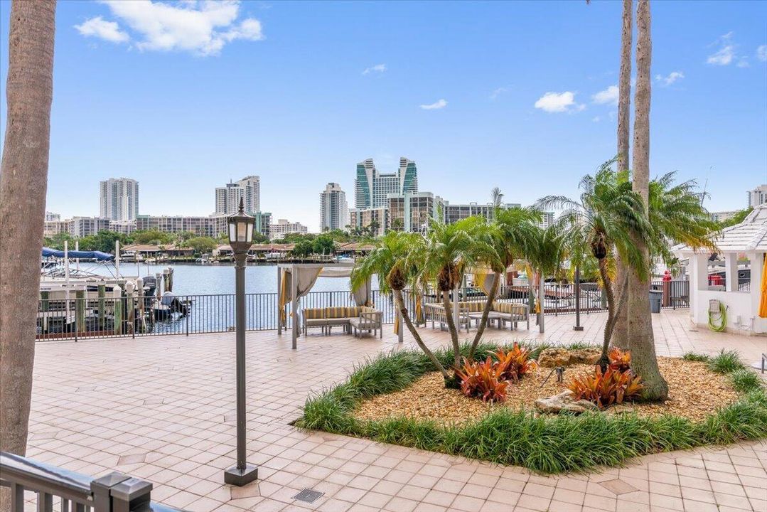 32-300Three-Islands-Boulevard-312-38