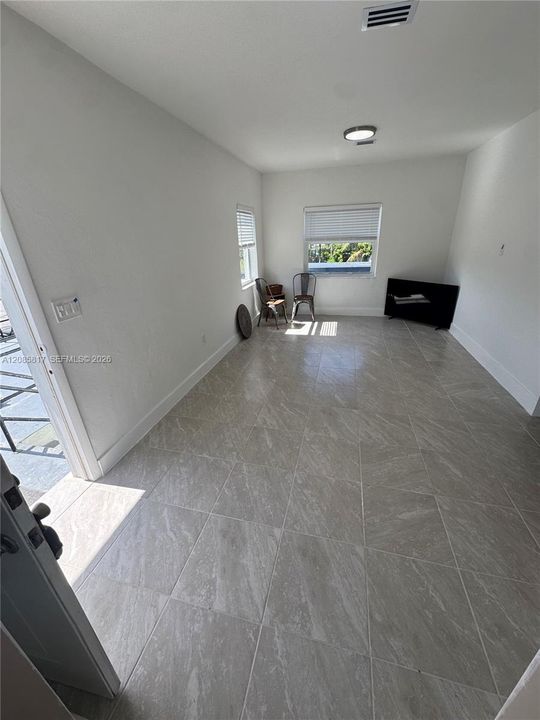 В аренду: $2,600 (2 спален, 1 ванн, 2532 Квадратных фут)