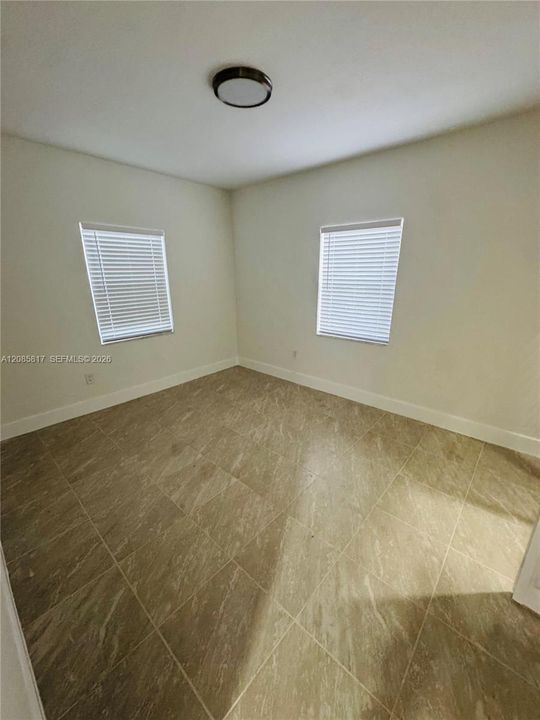 В аренду: $2,600 (2 спален, 1 ванн, 2532 Квадратных фут)