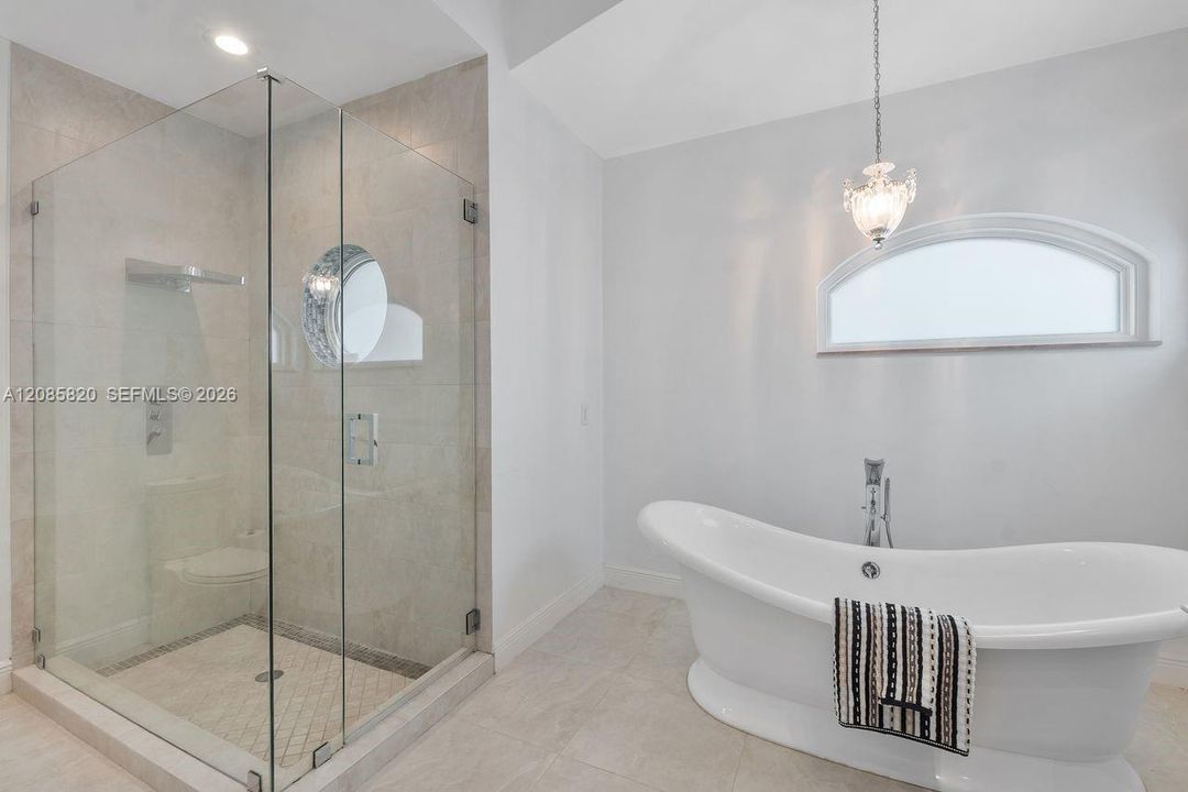 For Sale: $1,075,000 (5 beds, 3 baths, 2605 Square Feet)