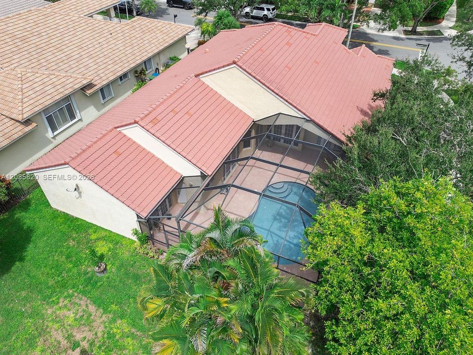 For Sale: $1,075,000 (5 beds, 3 baths, 2605 Square Feet)