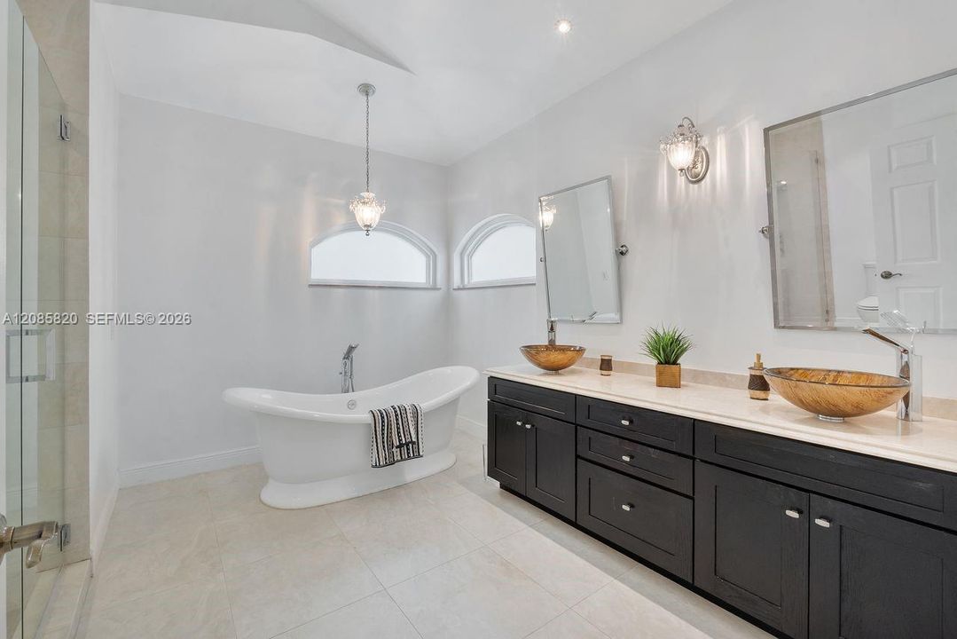 For Sale: $1,075,000 (5 beds, 3 baths, 2605 Square Feet)