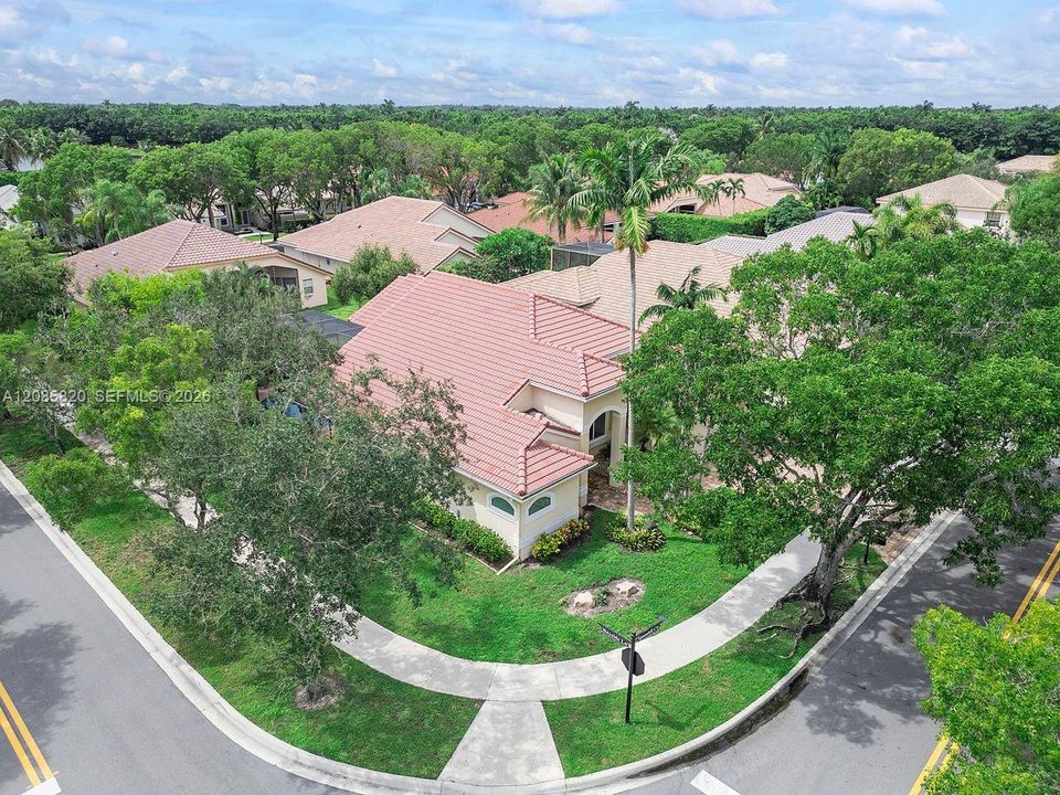 For Sale: $1,075,000 (5 beds, 3 baths, 2605 Square Feet)