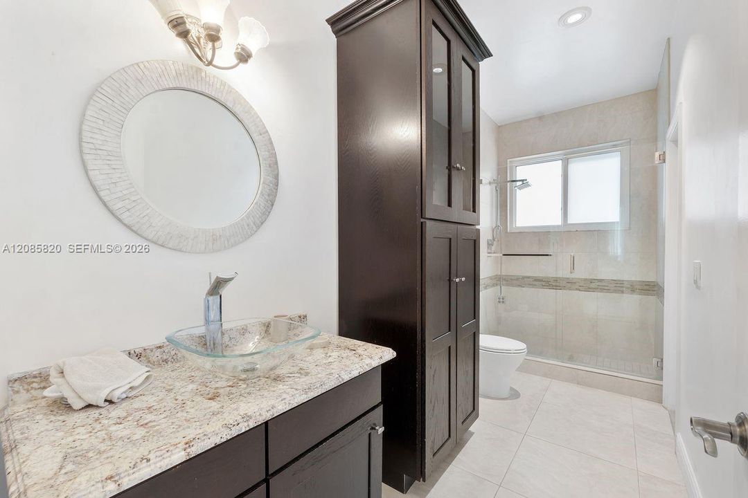 For Sale: $1,075,000 (5 beds, 3 baths, 2605 Square Feet)