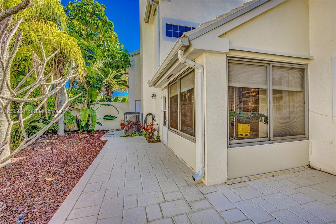 For Rent: $4,500 (3 beds, 2 baths, 2146 Square Feet)