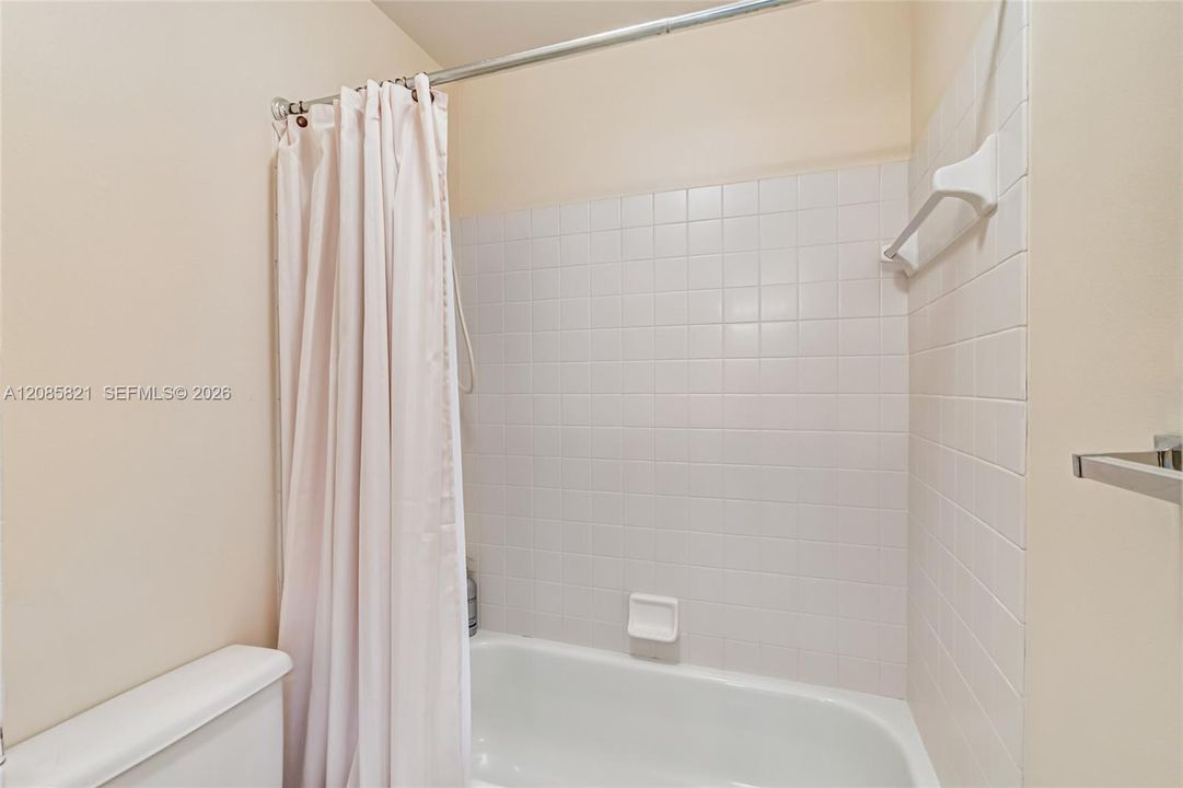 For Rent: $4,500 (3 beds, 2 baths, 2146 Square Feet)