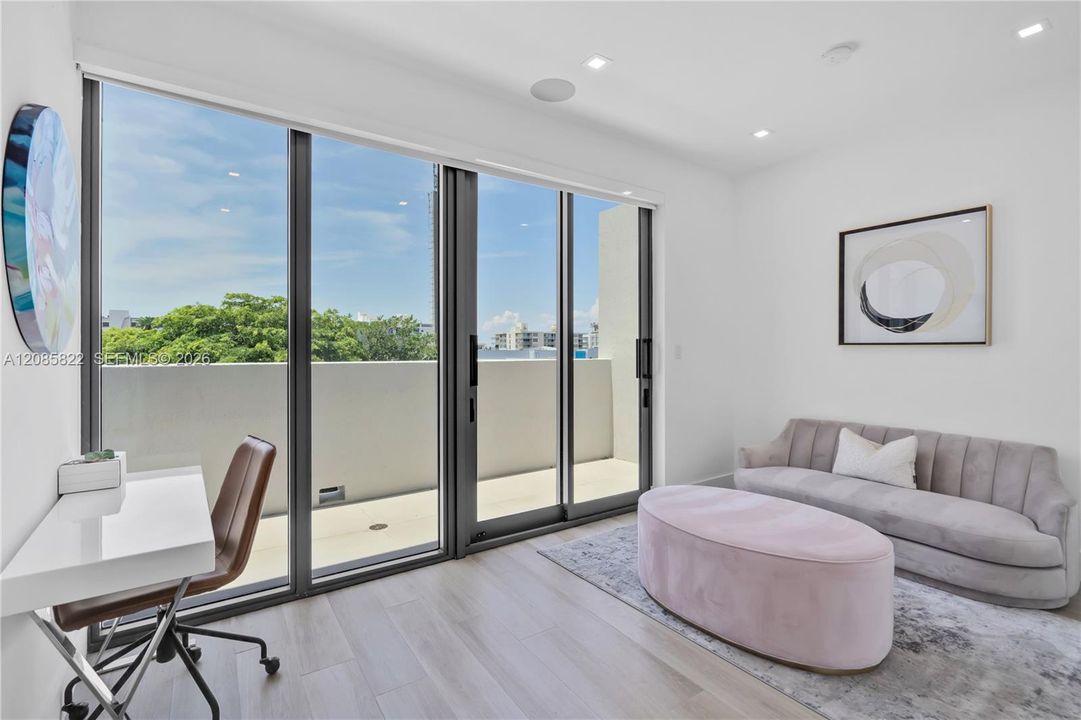 For Rent: $9,000 (4 beds, 3 baths, 3500 Square Feet)