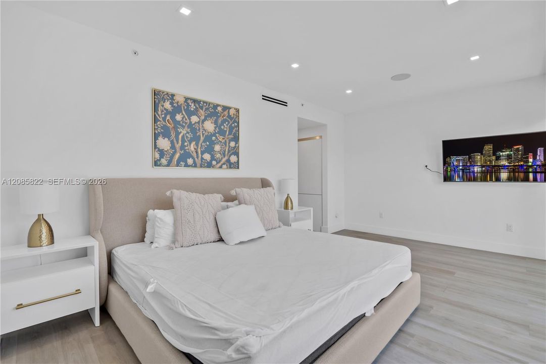 For Rent: $9,000 (4 beds, 3 baths, 3500 Square Feet)