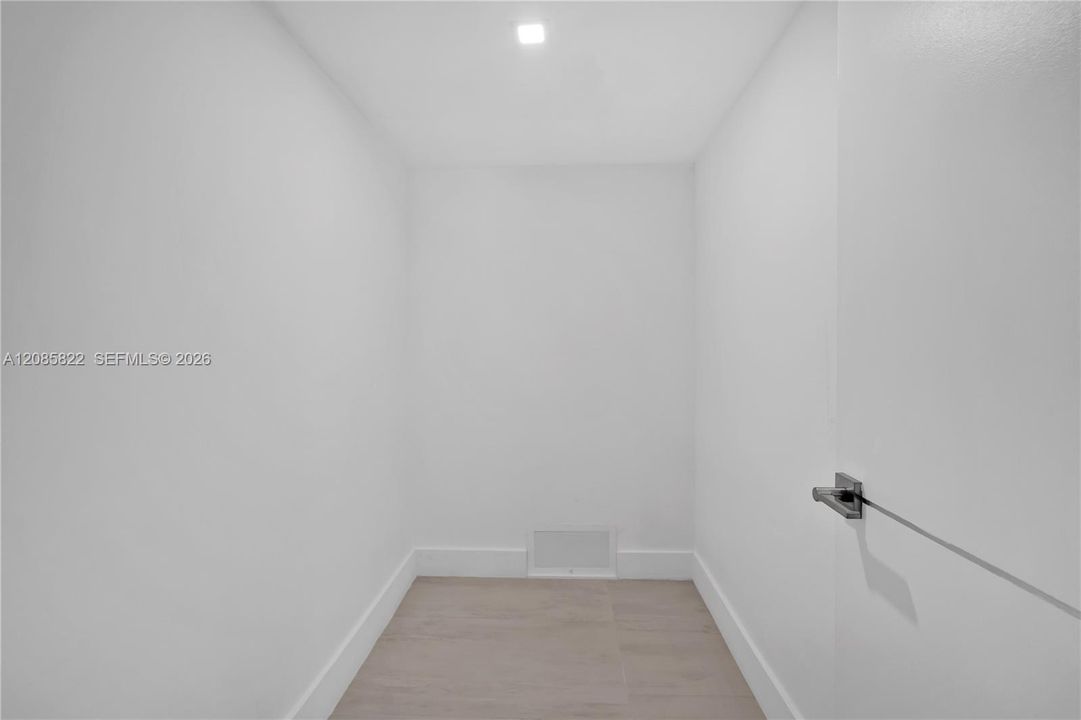 For Rent: $9,000 (4 beds, 3 baths, 3500 Square Feet)