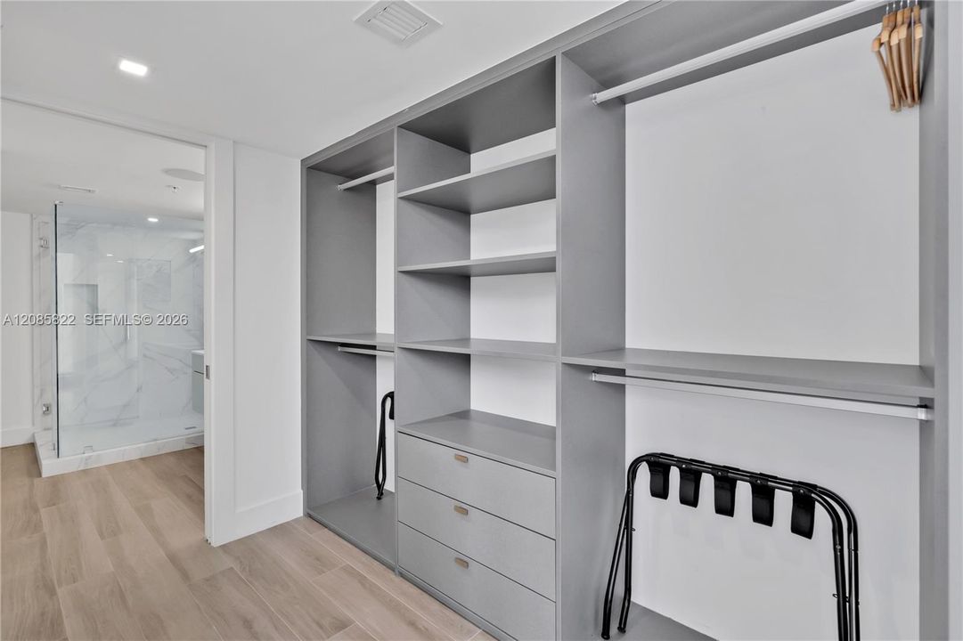 For Rent: $9,000 (4 beds, 3 baths, 3500 Square Feet)
