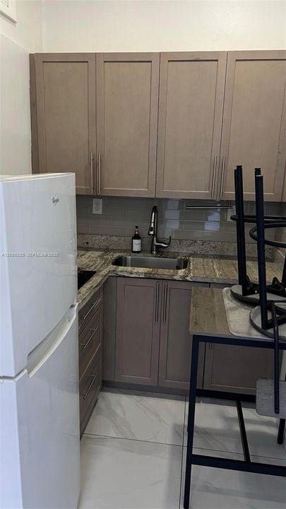 В аренду: $1,300 (1 спален, 1 ванн, 1080 Квадратных фут)