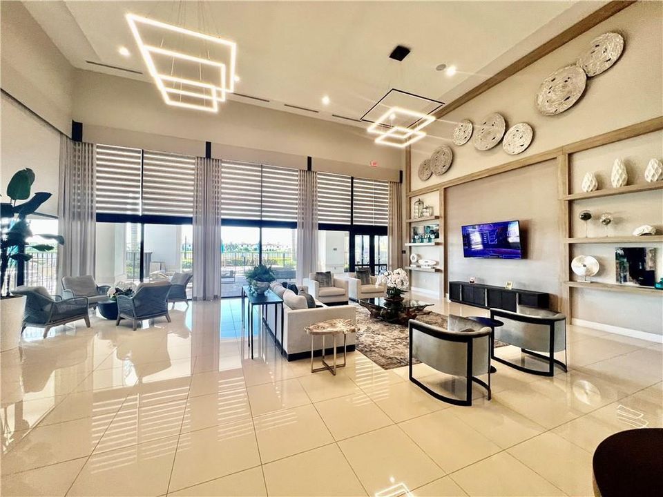 10490 club house3