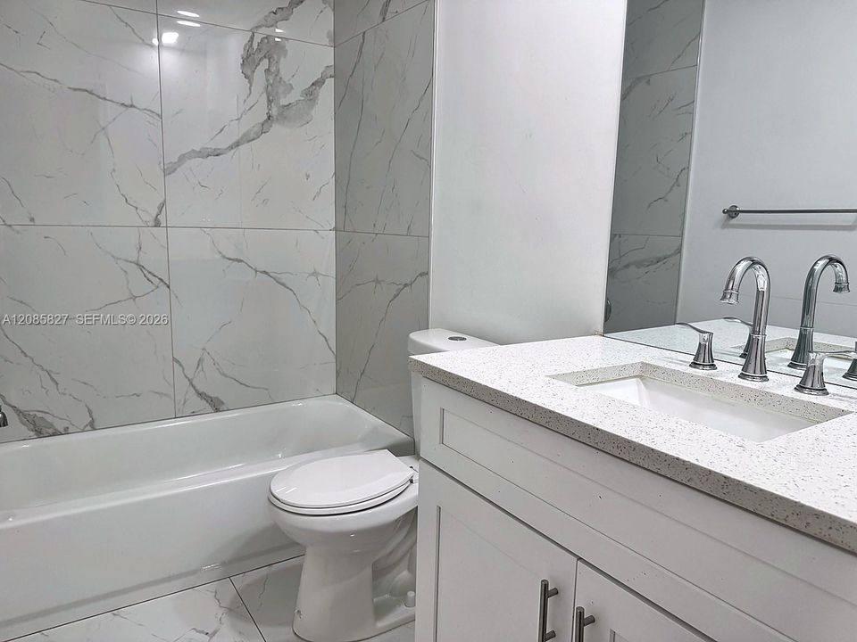 На продажу: $348,000 (3 спален, 2 ванн, 1306 Квадратных фут)