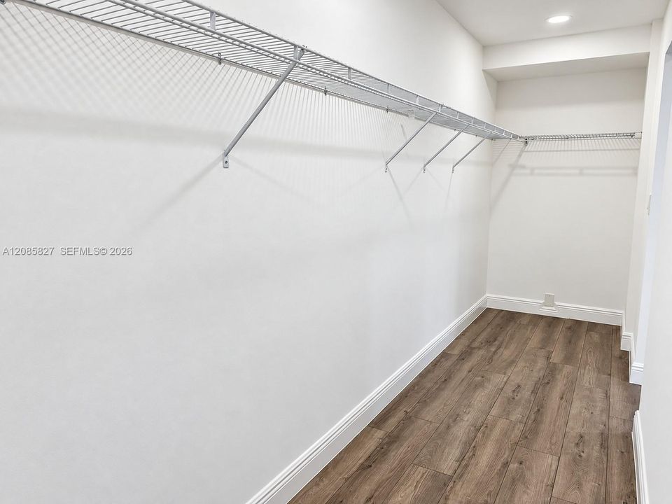 На продажу: $348,000 (3 спален, 2 ванн, 1306 Квадратных фут)