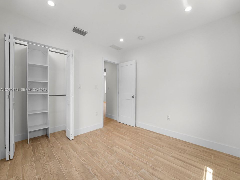 В аренду: $2,400 (2 спален, 1 ванн, 938 Квадратных фут)