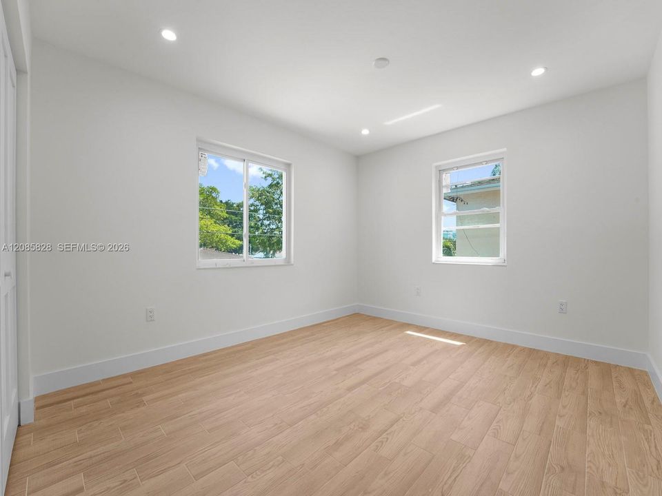 В аренду: $2,400 (2 спален, 1 ванн, 938 Квадратных фут)