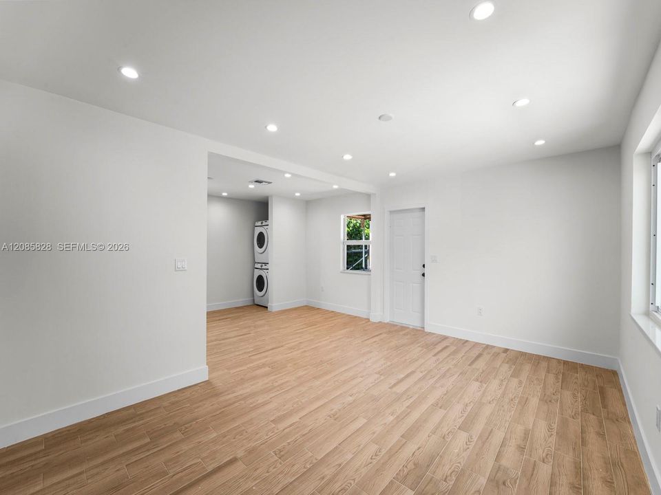 В аренду: $2,400 (2 спален, 1 ванн, 938 Квадратных фут)