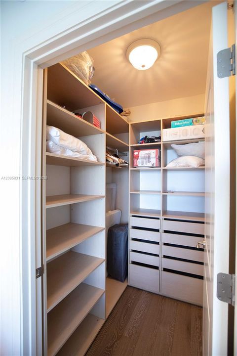 В аренду: $16,500 (3 спален, 3 ванн, 2840 Квадратных фут)