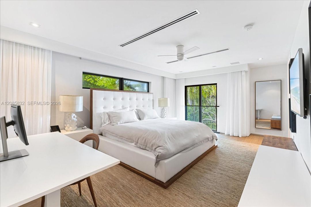 For Sale: $16,900,000 (7 beds, 7 baths, 5804 Square Feet)