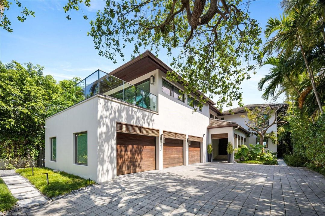 For Sale: $16,900,000 (7 beds, 7 baths, 5804 Square Feet)