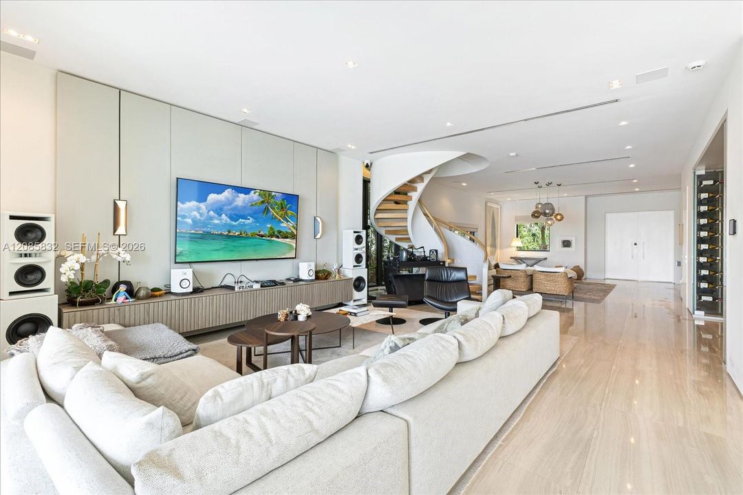 For Sale: $16,900,000 (7 beds, 7 baths, 5804 Square Feet)