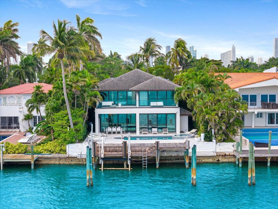 For Sale: $16,900,000 (7 beds, 7 baths, 5804 Square Feet)