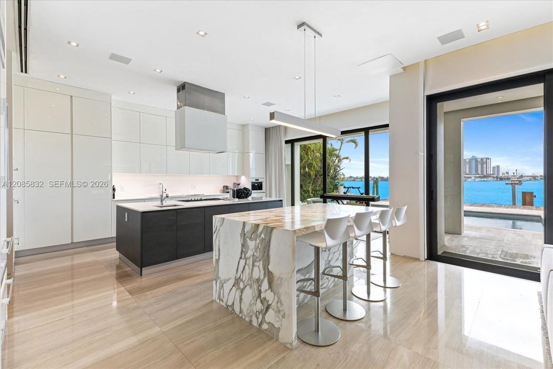For Sale: $16,900,000 (7 beds, 7 baths, 5804 Square Feet)