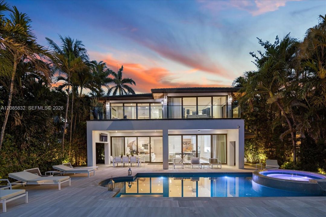 For Sale: $16,900,000 (7 beds, 7 baths, 5804 Square Feet)