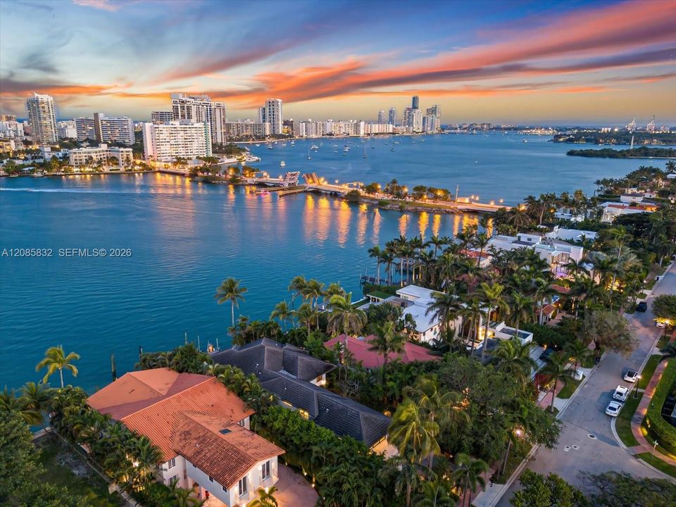For Sale: $16,900,000 (7 beds, 7 baths, 5804 Square Feet)