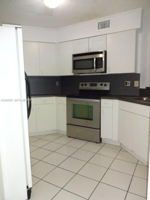 В аренду: $2,195 (2 спален, 2 ванн, 990 Квадратных фут)