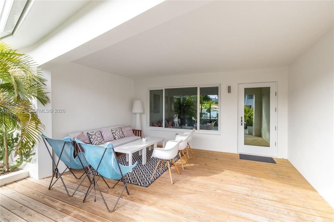 For Sale: $4,900,000 (4 beds, 3 baths, 2063 Square Feet)