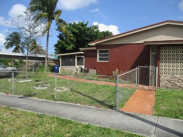 For Sale: $499,800 (3 beds, 2 baths, 1699 Square Feet)