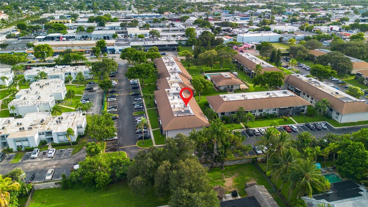 For Sale: $170,000 (1 beds, 1 baths, 670 Square Feet)