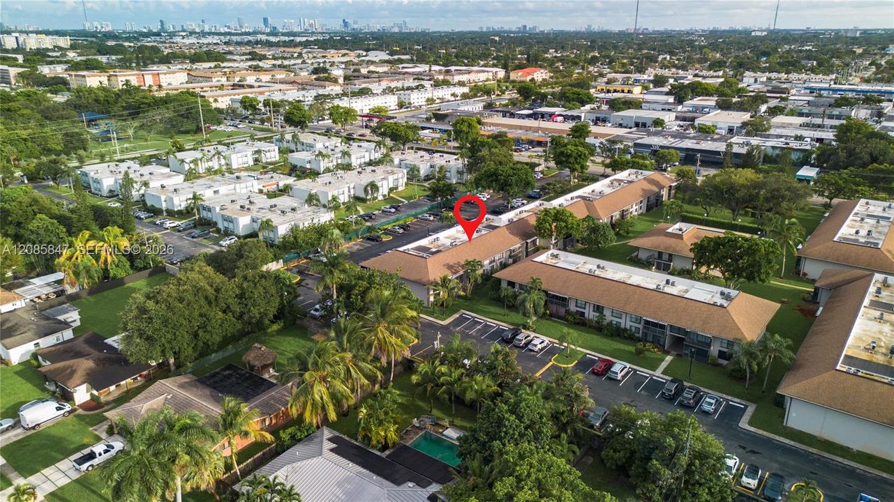 For Sale: $170,000 (1 beds, 1 baths, 670 Square Feet)