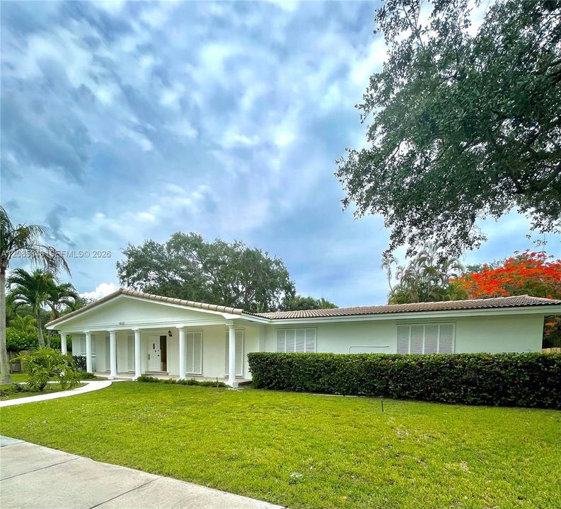En Venta: $1,180,000 (4 camas, 2 baños, 2192 Pies cuadrados)