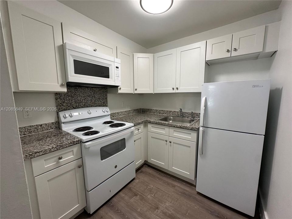 В аренду: $1,695 (1 спален, 1 ванн, 700 Квадратных фут)