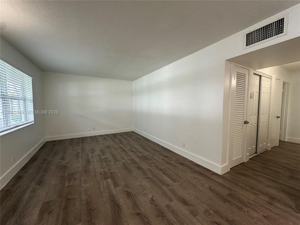 В аренду: $1,695 (1 спален, 1 ванн, 700 Квадратных фут)