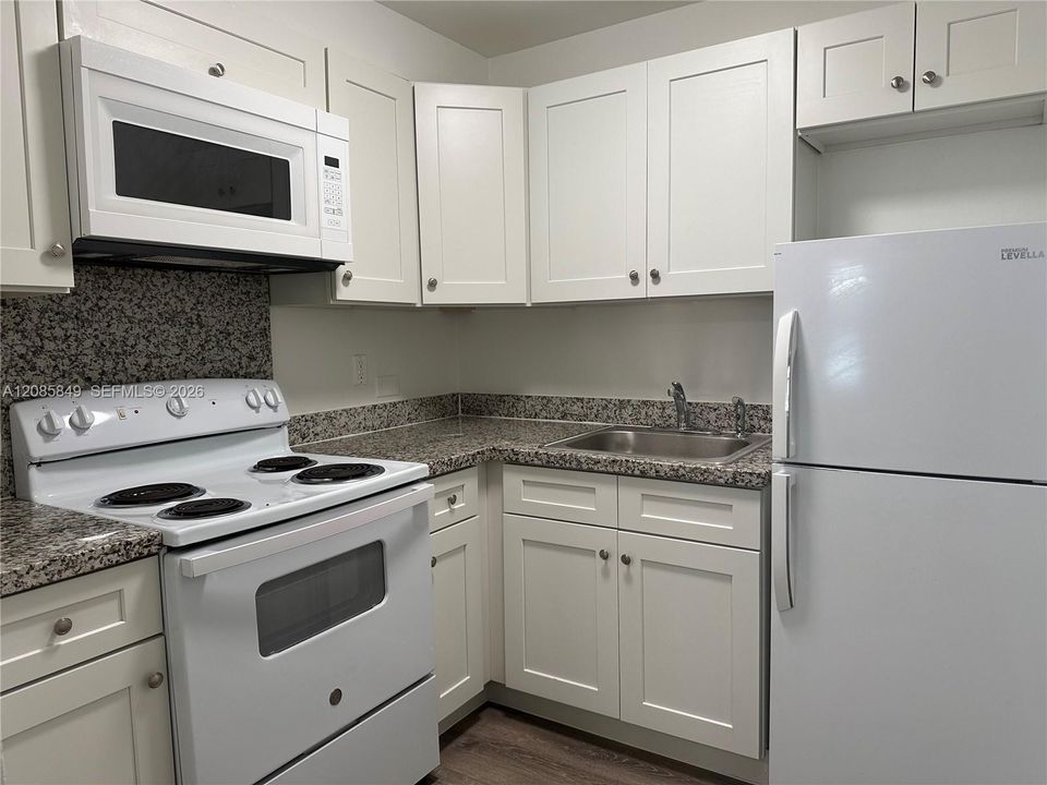 В аренду: $1,695 (1 спален, 1 ванн, 700 Квадратных фут)