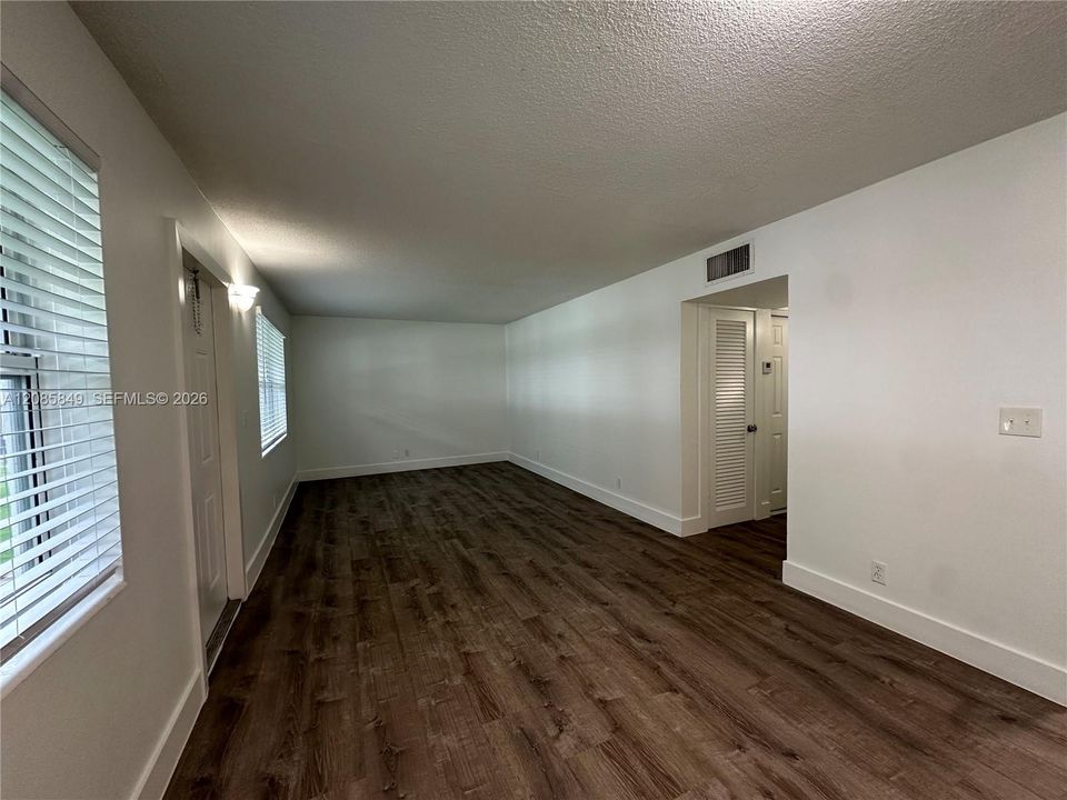 В аренду: $1,695 (1 спален, 1 ванн, 700 Квадратных фут)